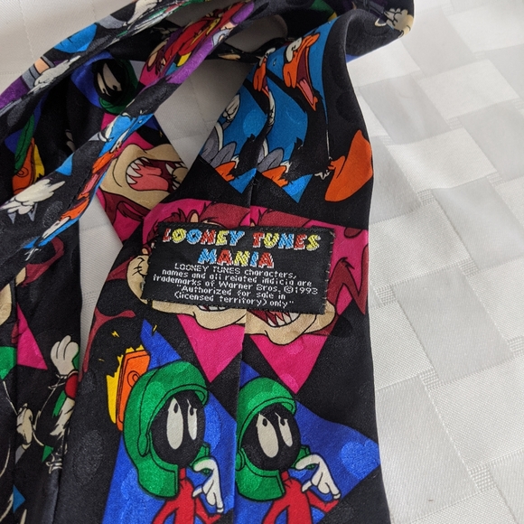 Colorful Looney Toons Mania Silk Tie - Picture 3 of 4